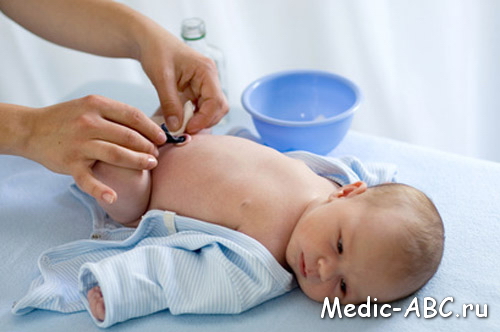 Сукровица у новорожденных: особенности лечения и причины