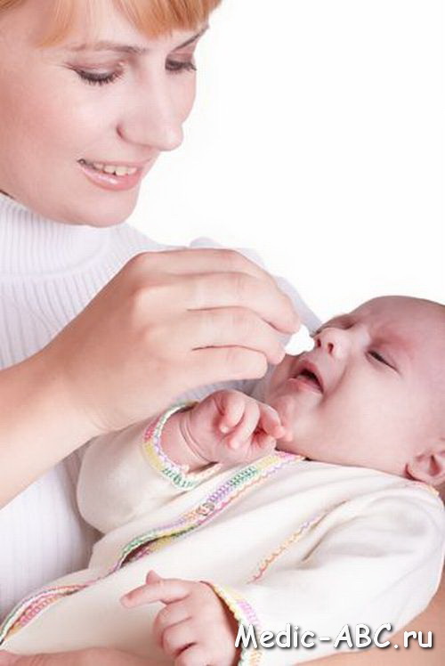 Как лечить простуду у грудного ребенка