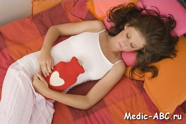 Кровянистый стул после родов: причины и лечение